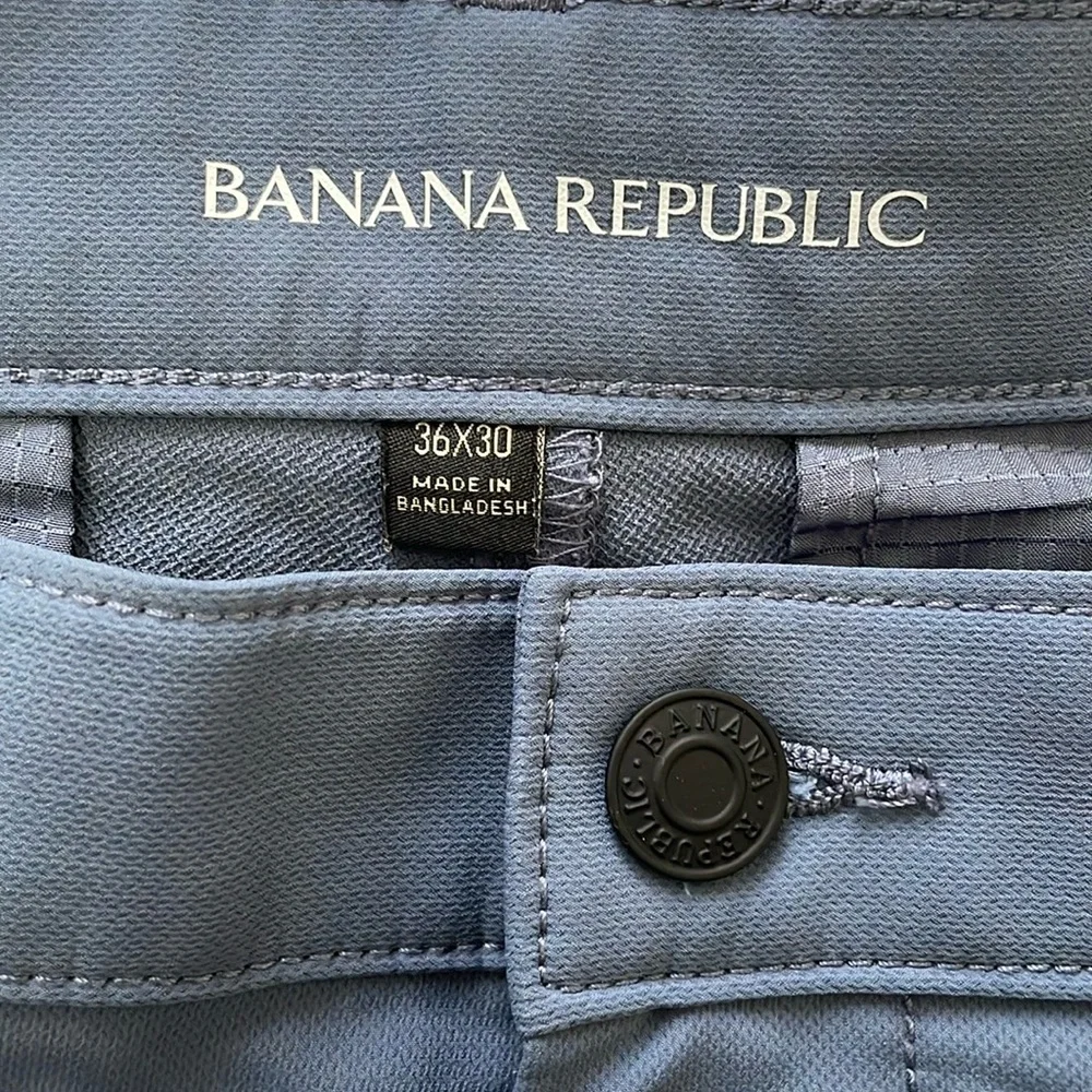 Banana Republic men’s‎ size 36 smokey blue pants.